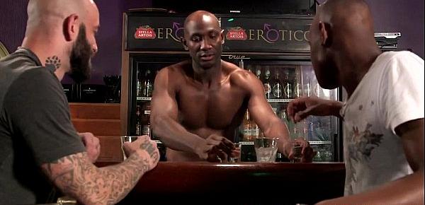  Gaysex interracials mmm fun in a bar